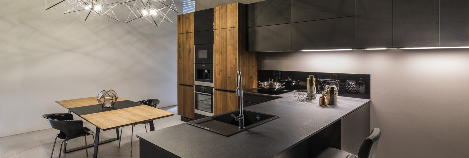 SHOWROOM DOMOSS - KUCHYNE A KÚPEĽŇE